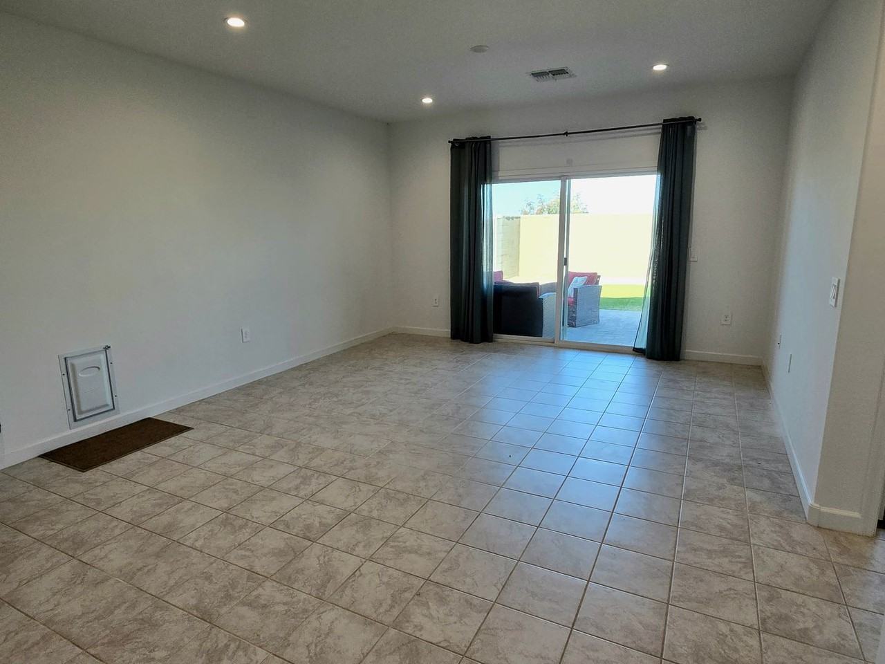 3226 W Stanton Ave - Photo 5 of 33