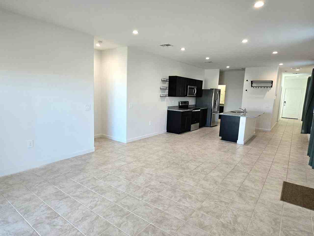 3226 W Stanton Ave - Photo 6 of 33