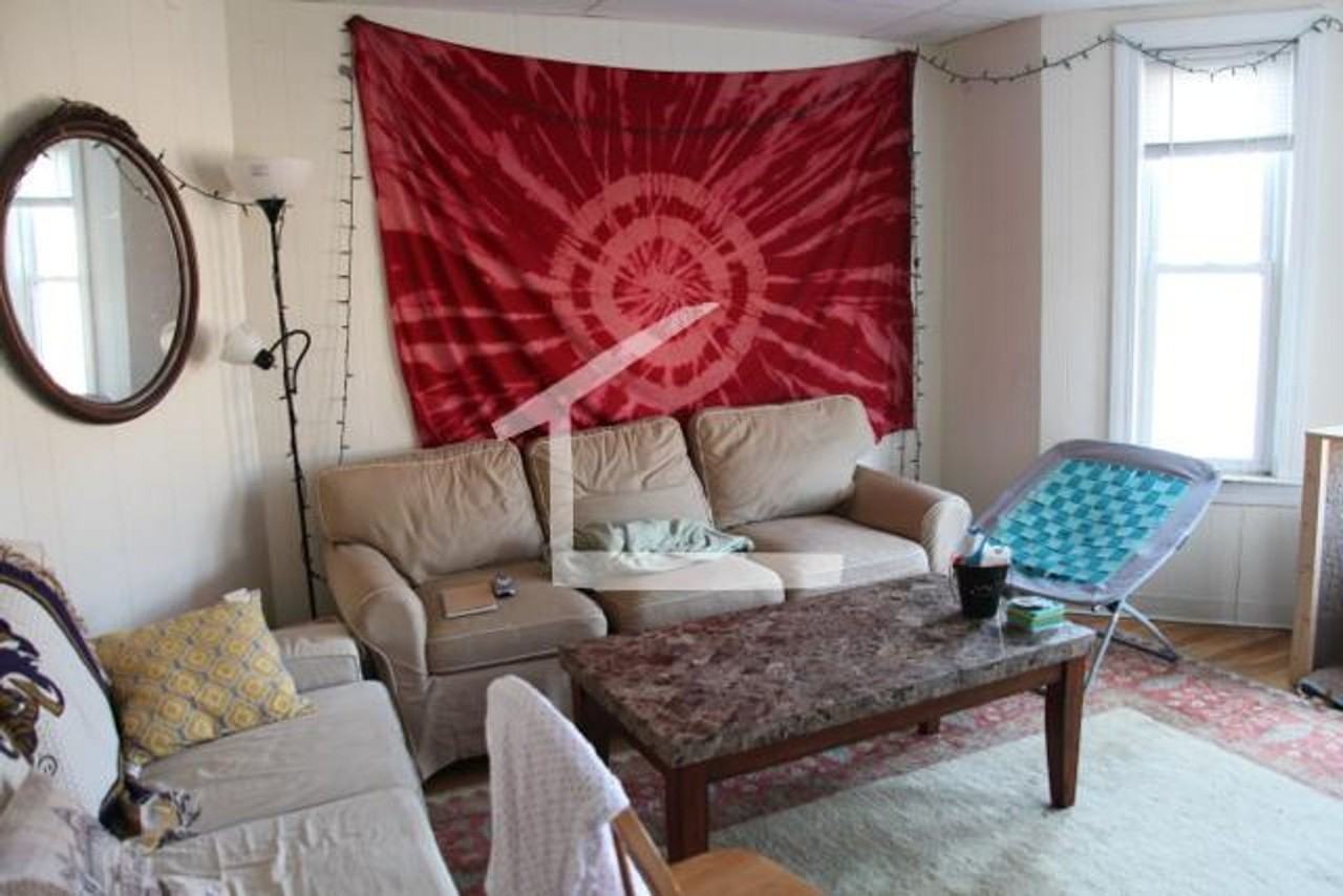 91 Calumet St - Photo 4 of 19