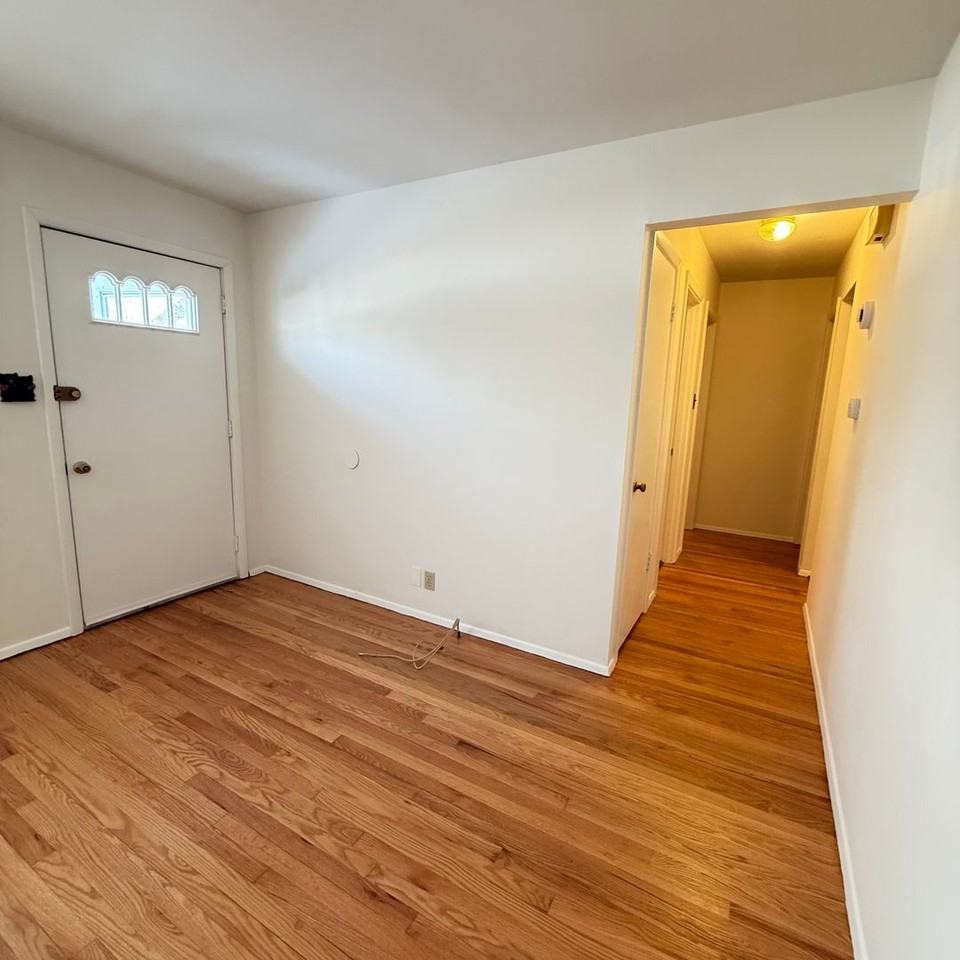 470 Hundley Dr - Photo 4 of 24