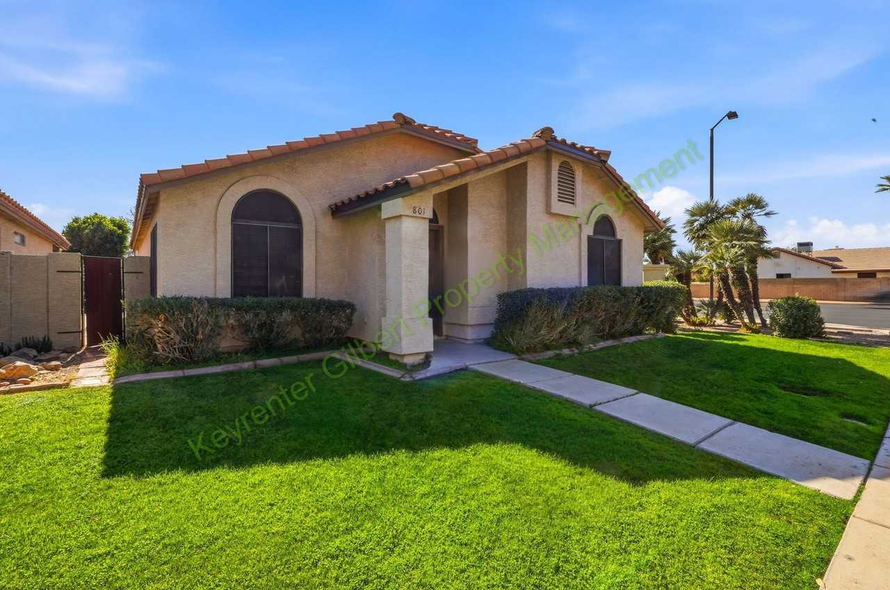 801 E Vaughn Ave - Photo 3 of 29