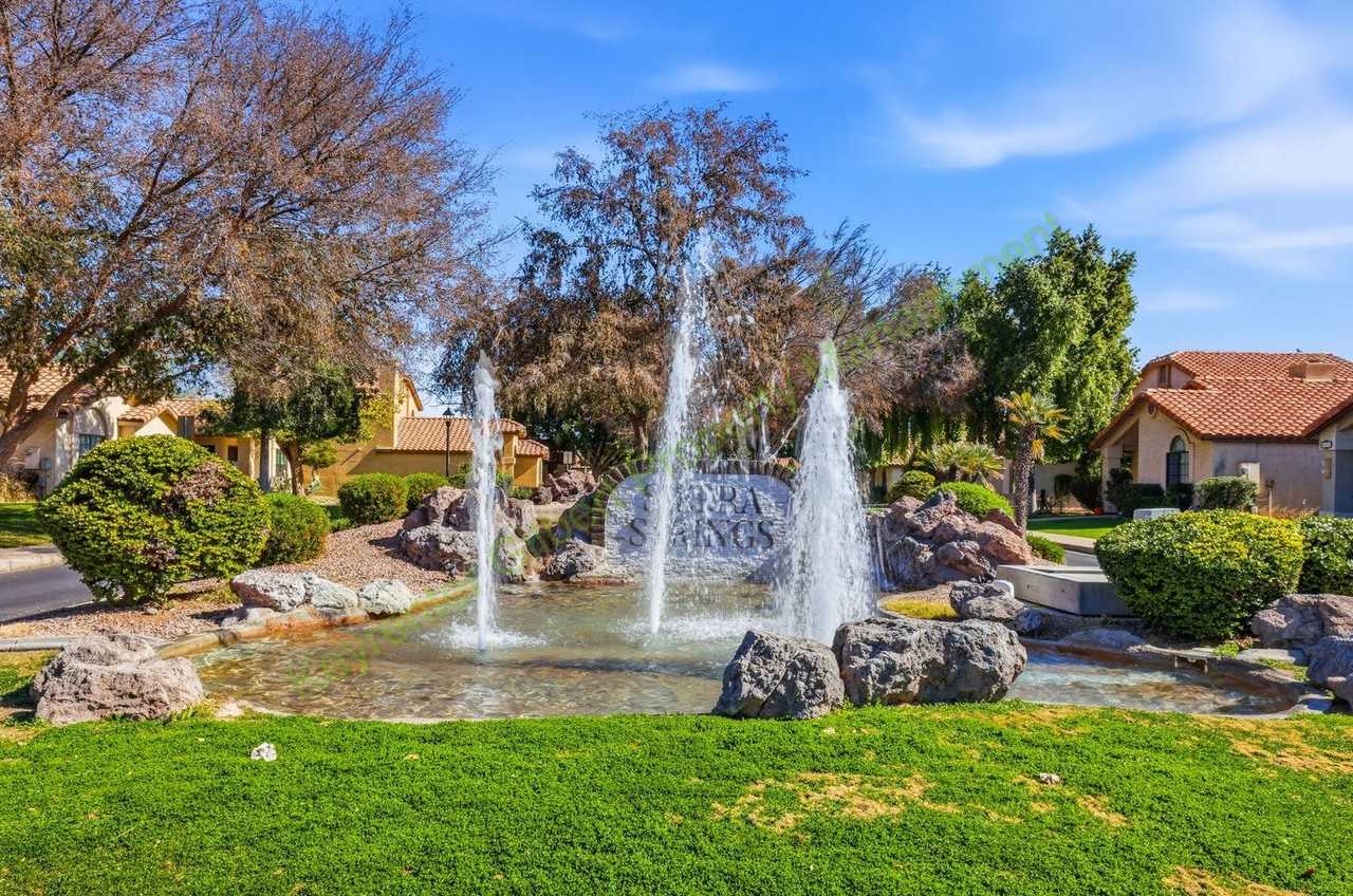 801 E Vaughn Ave - Photo 2 of 29