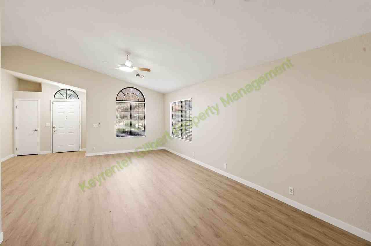 801 E Vaughn Ave - Photo 7 of 29