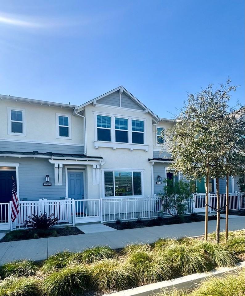 2378 Channel Dr - Photo 2 of 28