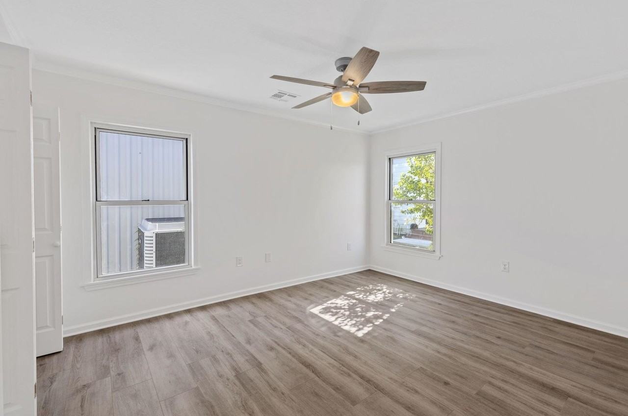 119 Madison St - Photo 3 of 15