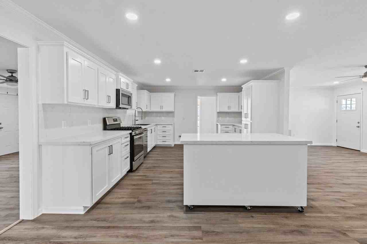 119 Madison St - Photo 5 of 15