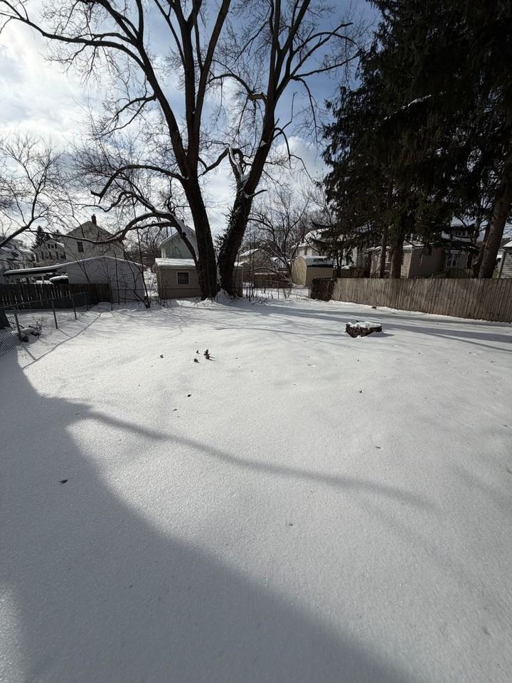 1042 Columbus Ave - Photo 5 of 18