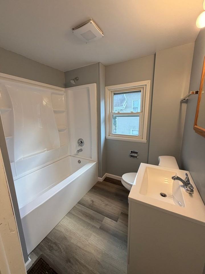 547 Lindell St - Photo 3 of 15