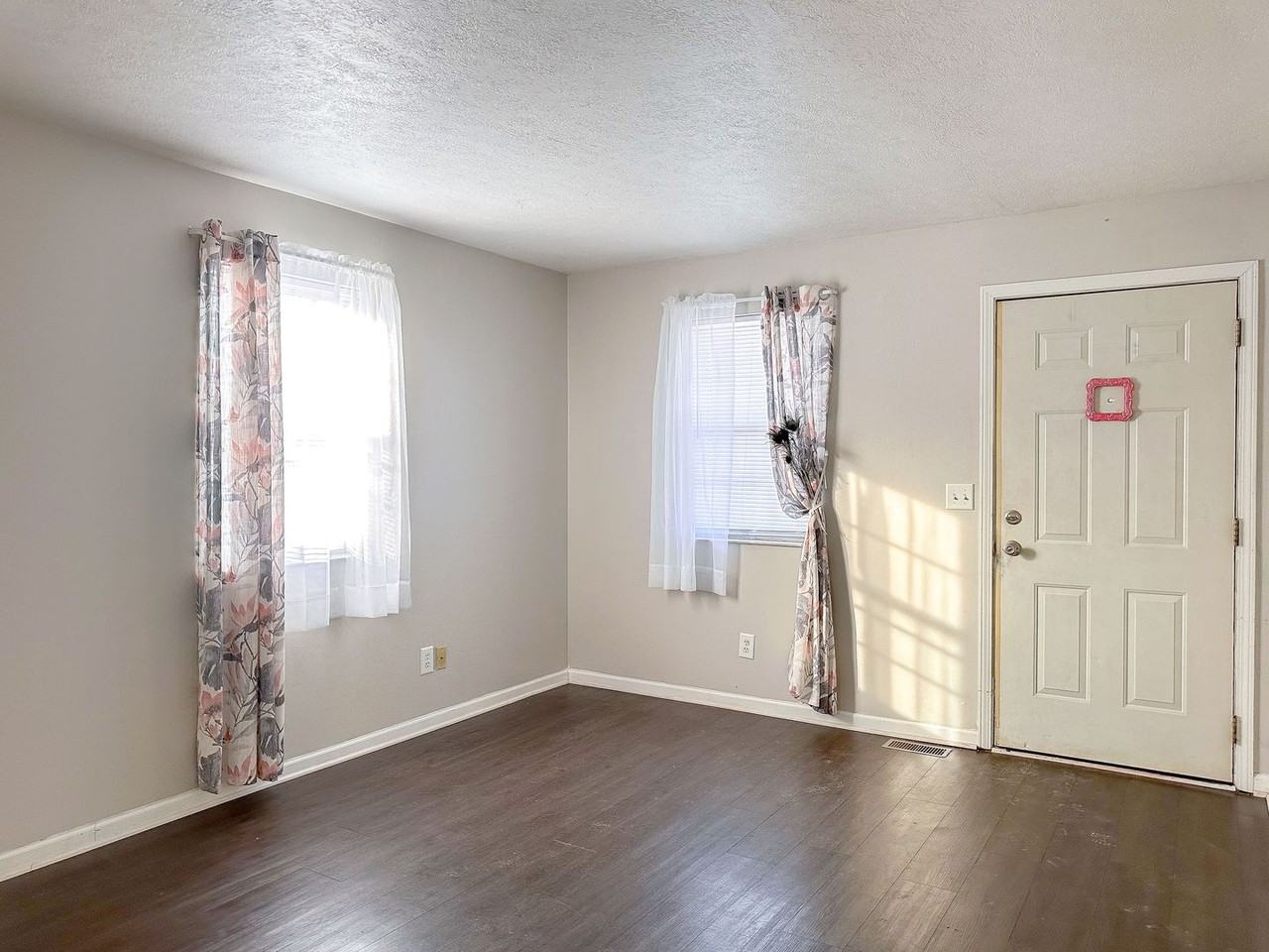 1340 S Elizabeth St - Photo 5 of 21