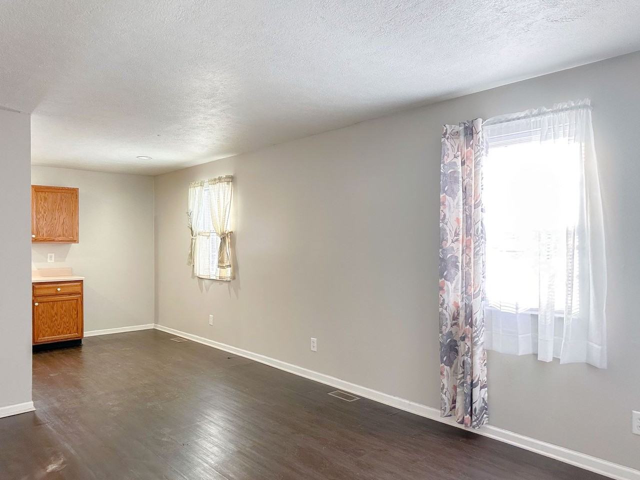 1340 S Elizabeth St - Photo 6 of 21