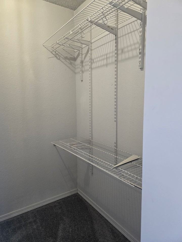 1609 Ne 4th St - Photo 6 of 12