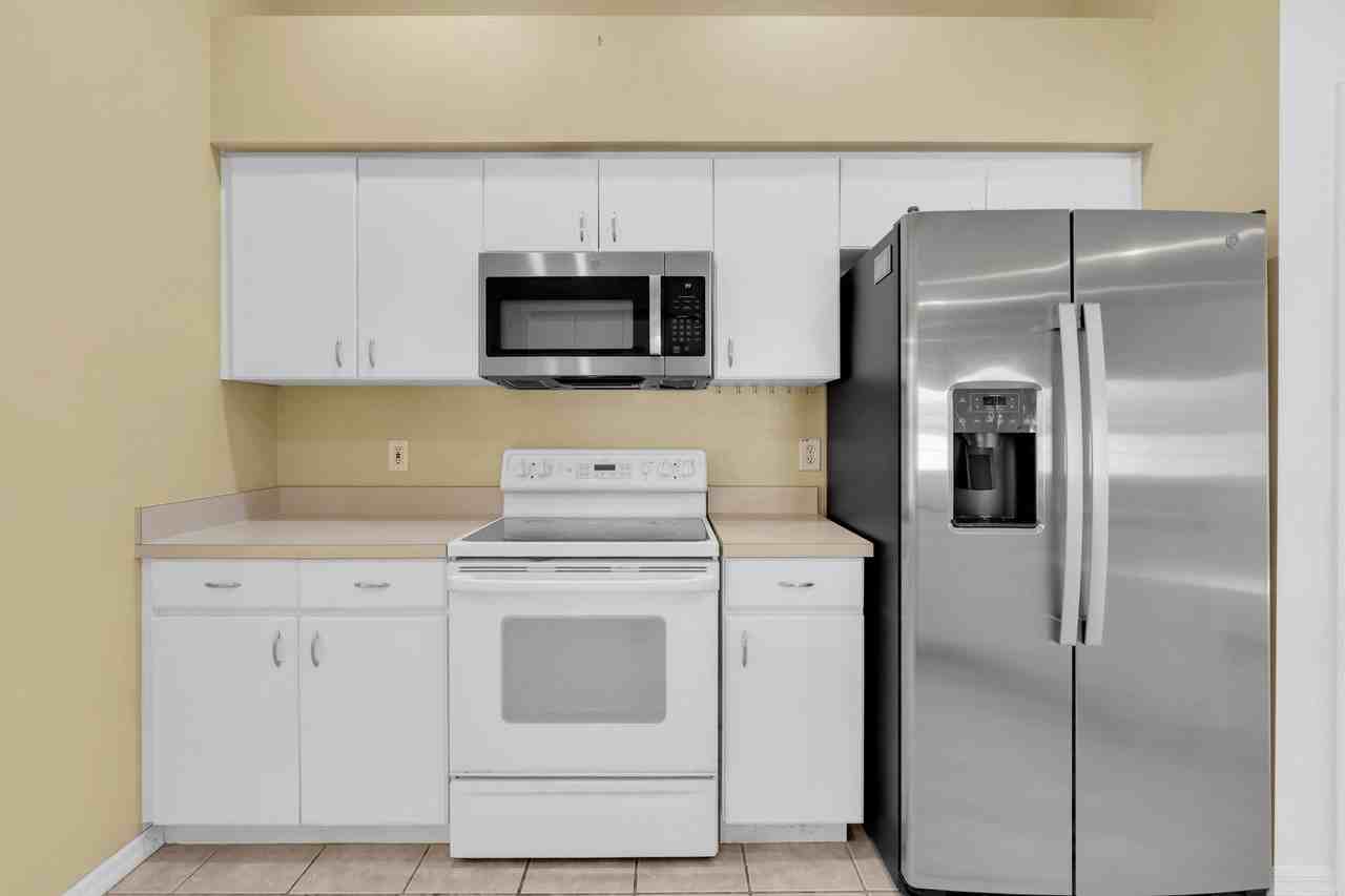 22537 Roderick Dr - Photo 3 of 20