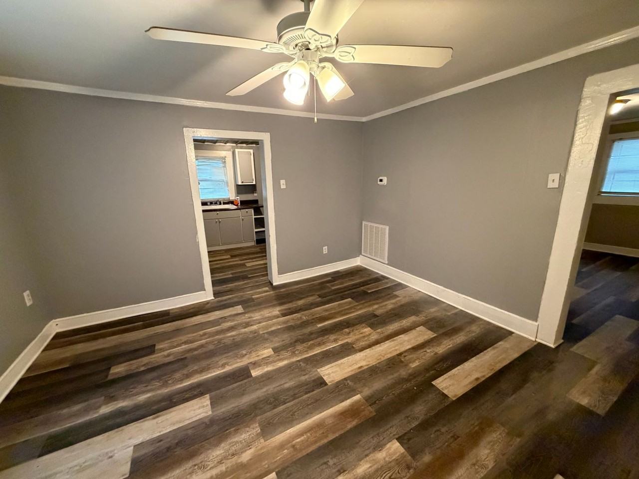 449 Wax Rd Se - Photo 6 of 12