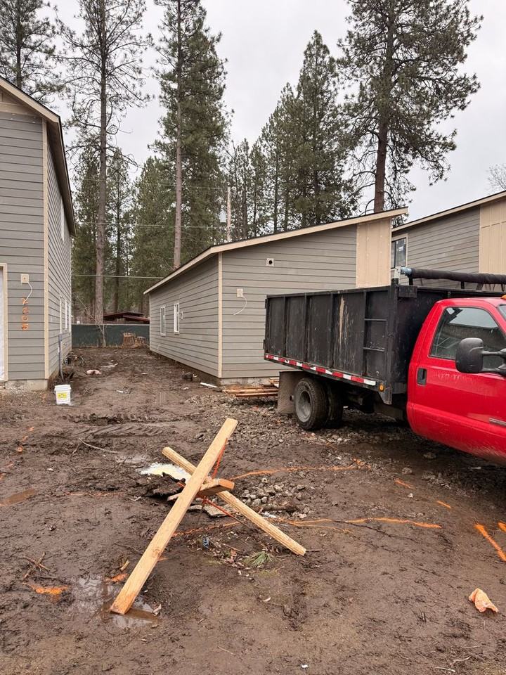 2207 E Coeur D Alene Ave - Photo 2 of 11