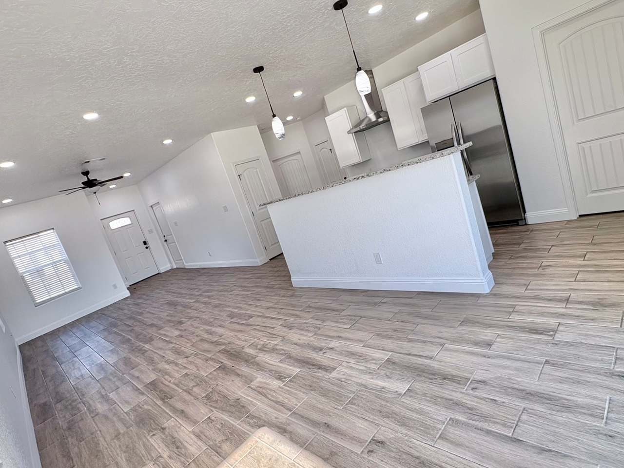 1207 W Avenue P - Photo 3 of 12