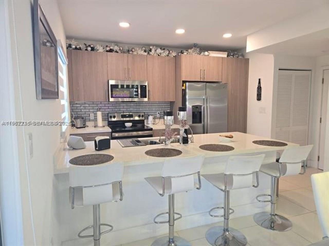 249 Nw 12th Ct #249 - Photo 6 of 26