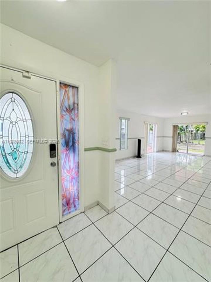 16215 Sw 139th Ct #0 - Photo 4 of 40