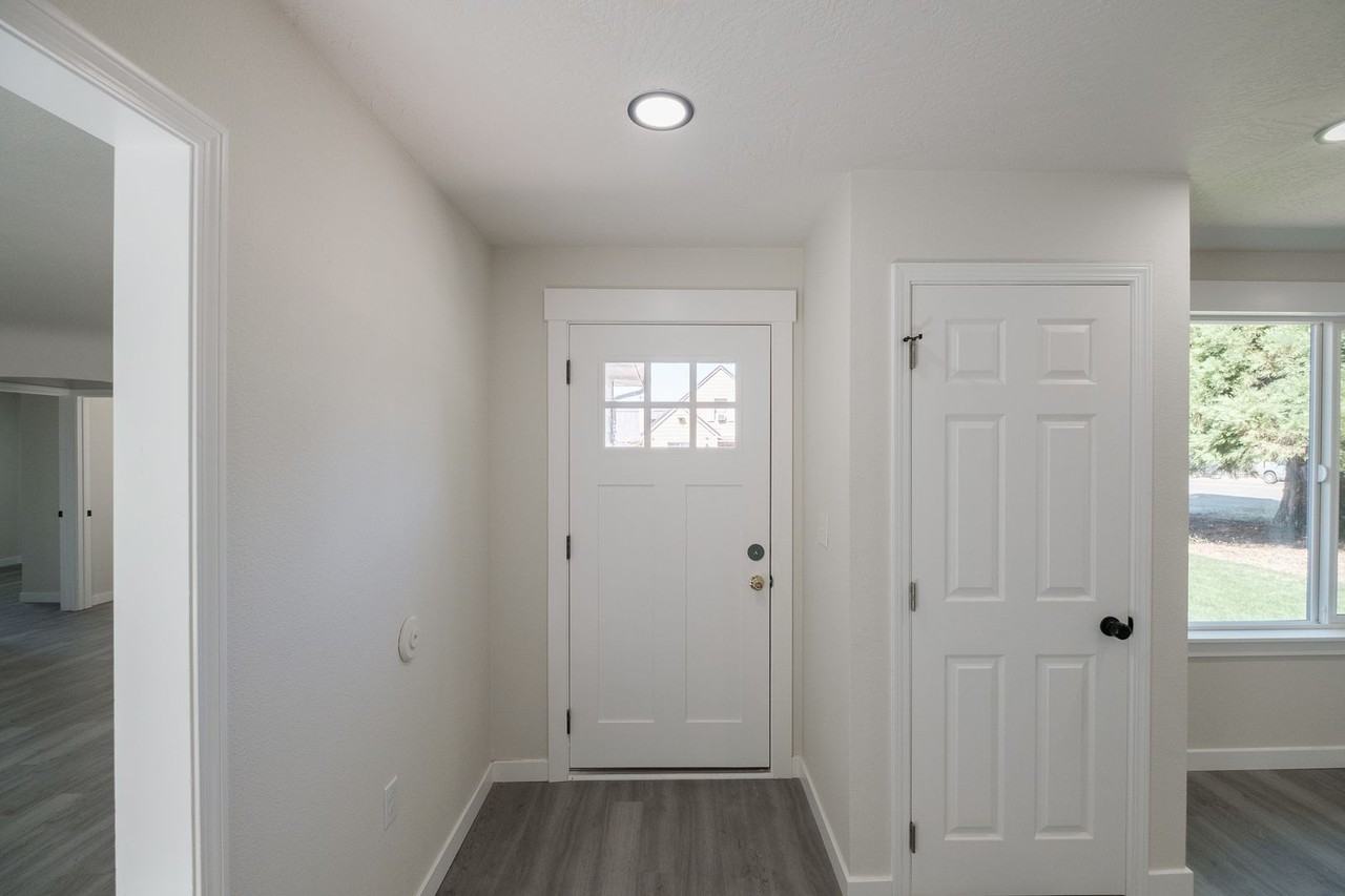 1247 Clark Mill Rd - Photo 5 of 24