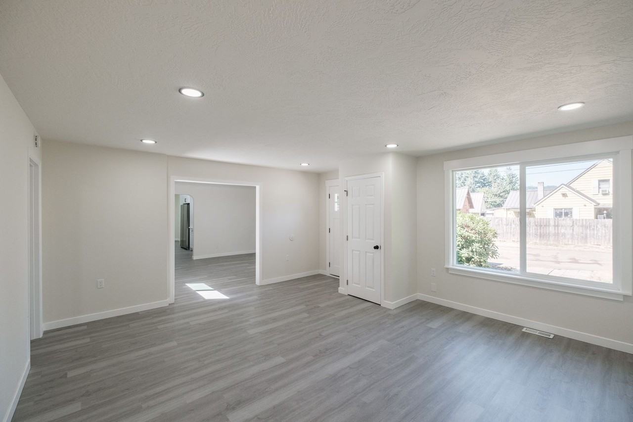 1247 Clark Mill Rd - Photo 7 of 24