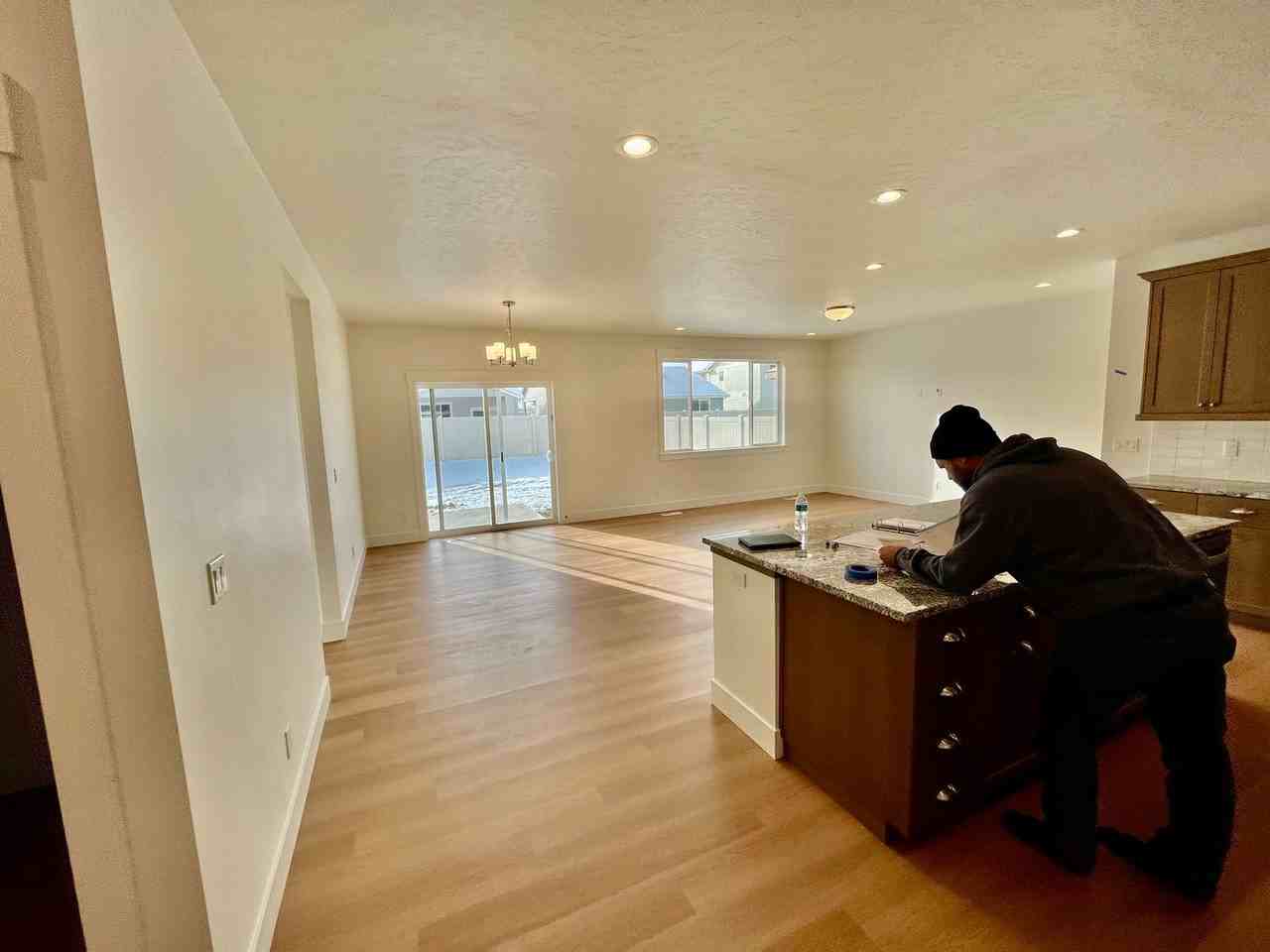 5387 W Daphne Dr - Photo 7 of 10