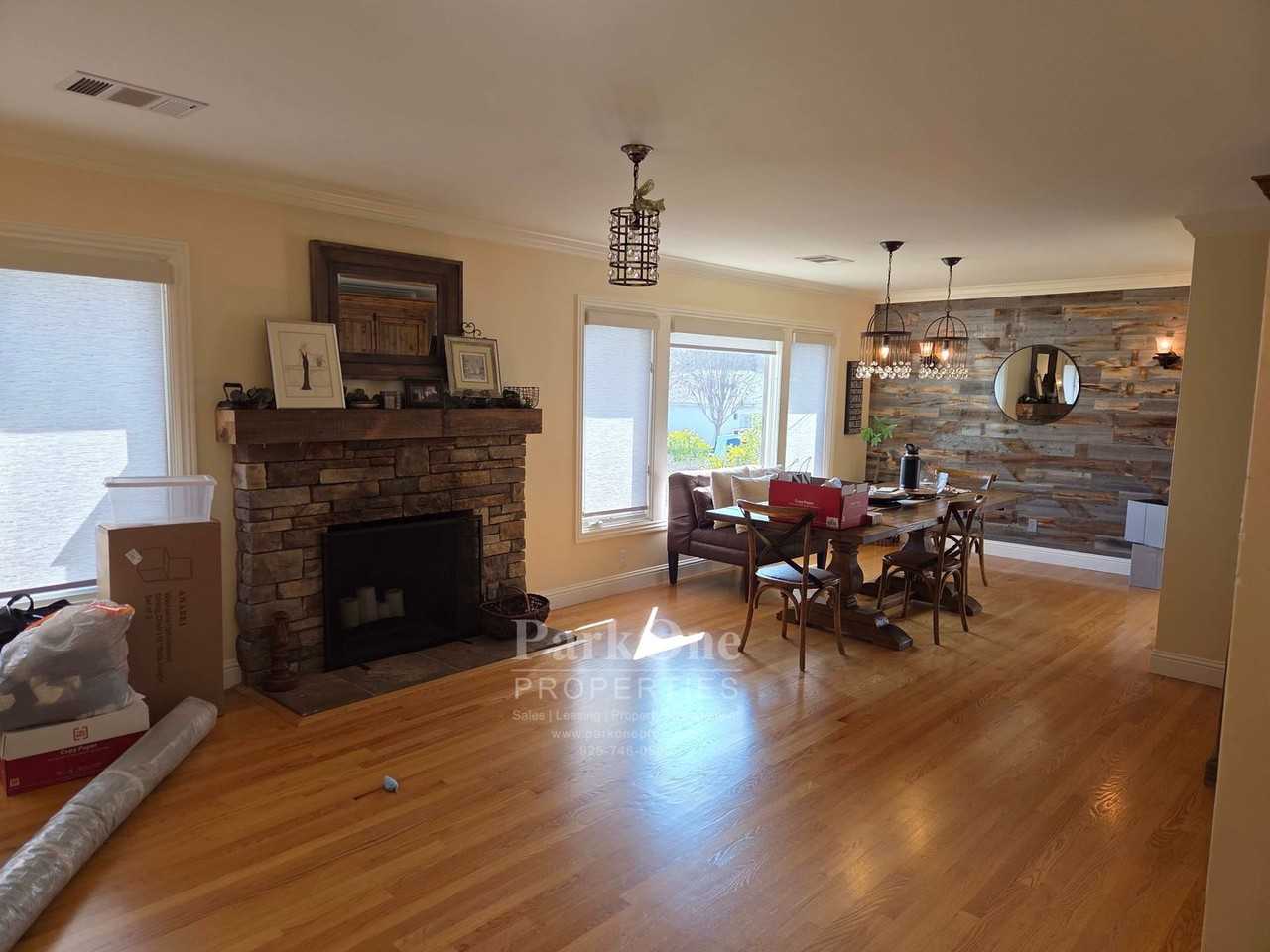 2812 Kinney Dr - Photo 2 of 17