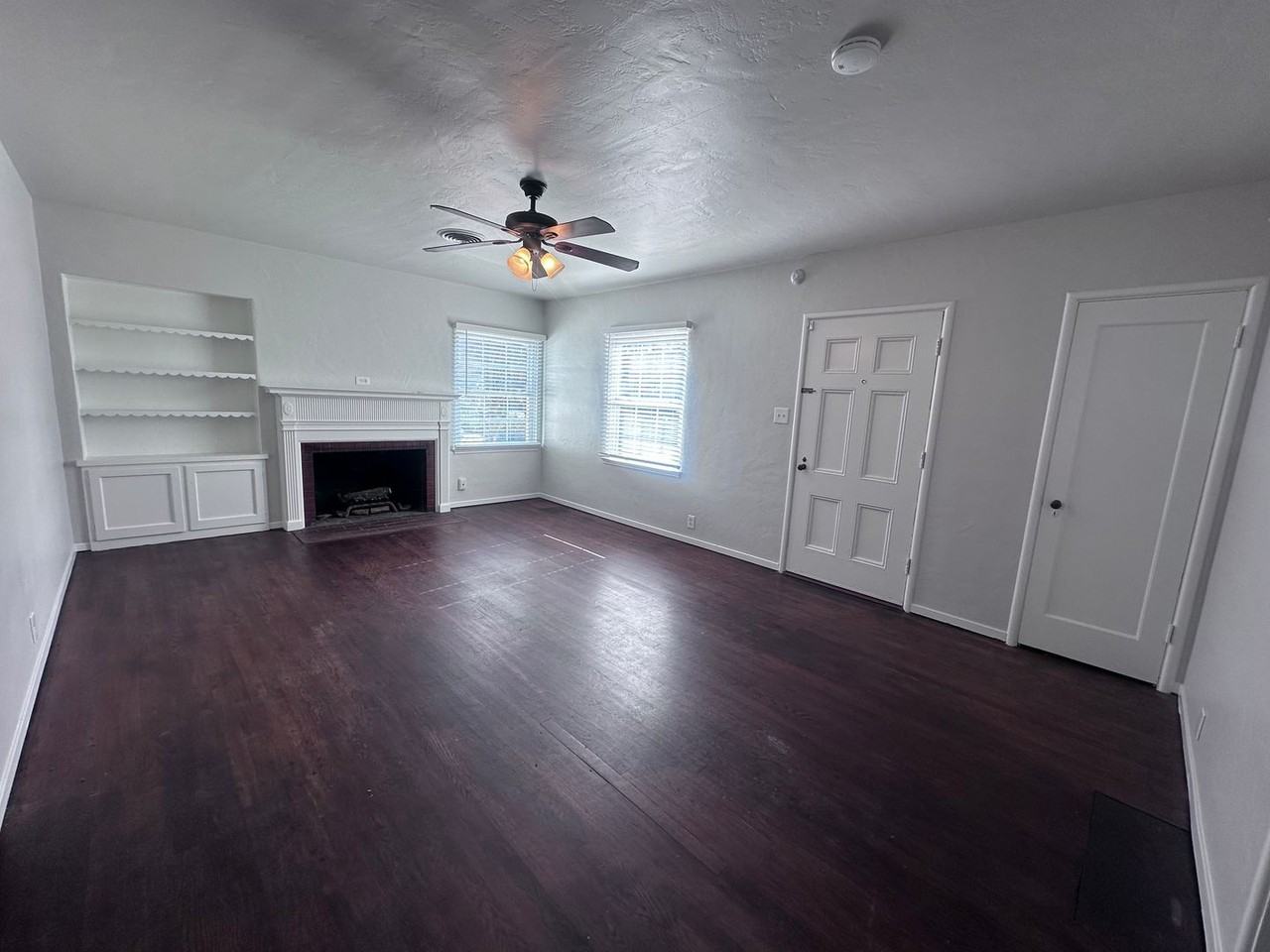 1610 W College Ave - Photo 4 of 12