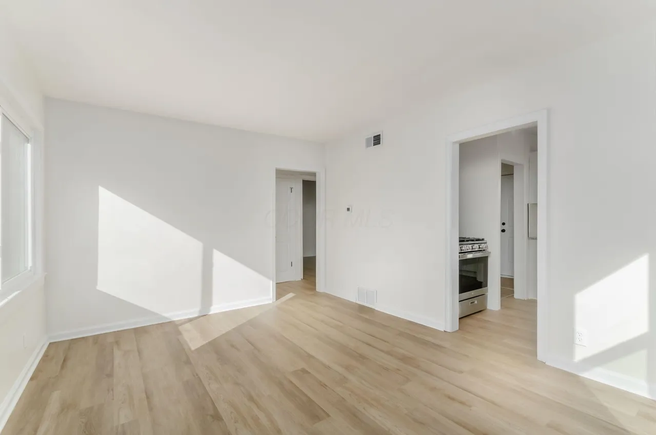 1944 E North Broadway St - Photo 6 of 24