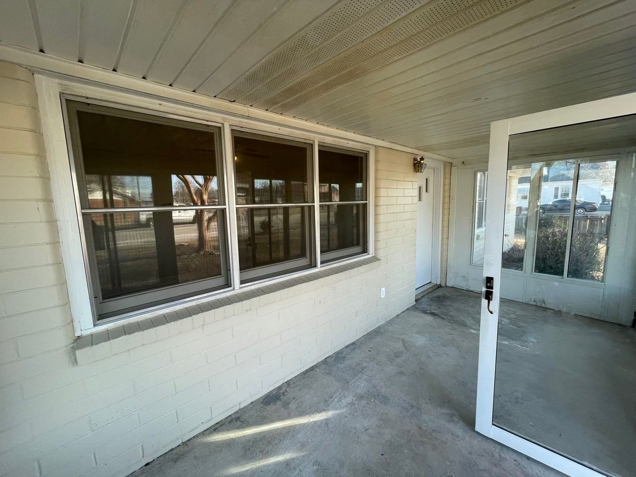 108 N Saratoga St - Photo 3 of 21