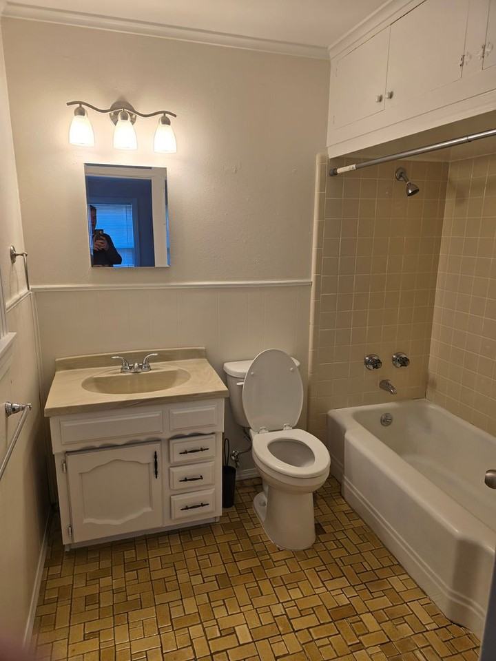 250 Atlantic Ave - Photo 6 of 10