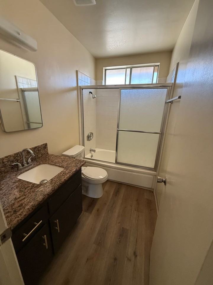 2219 Crenshaw Blvd - Photo 6 of 7