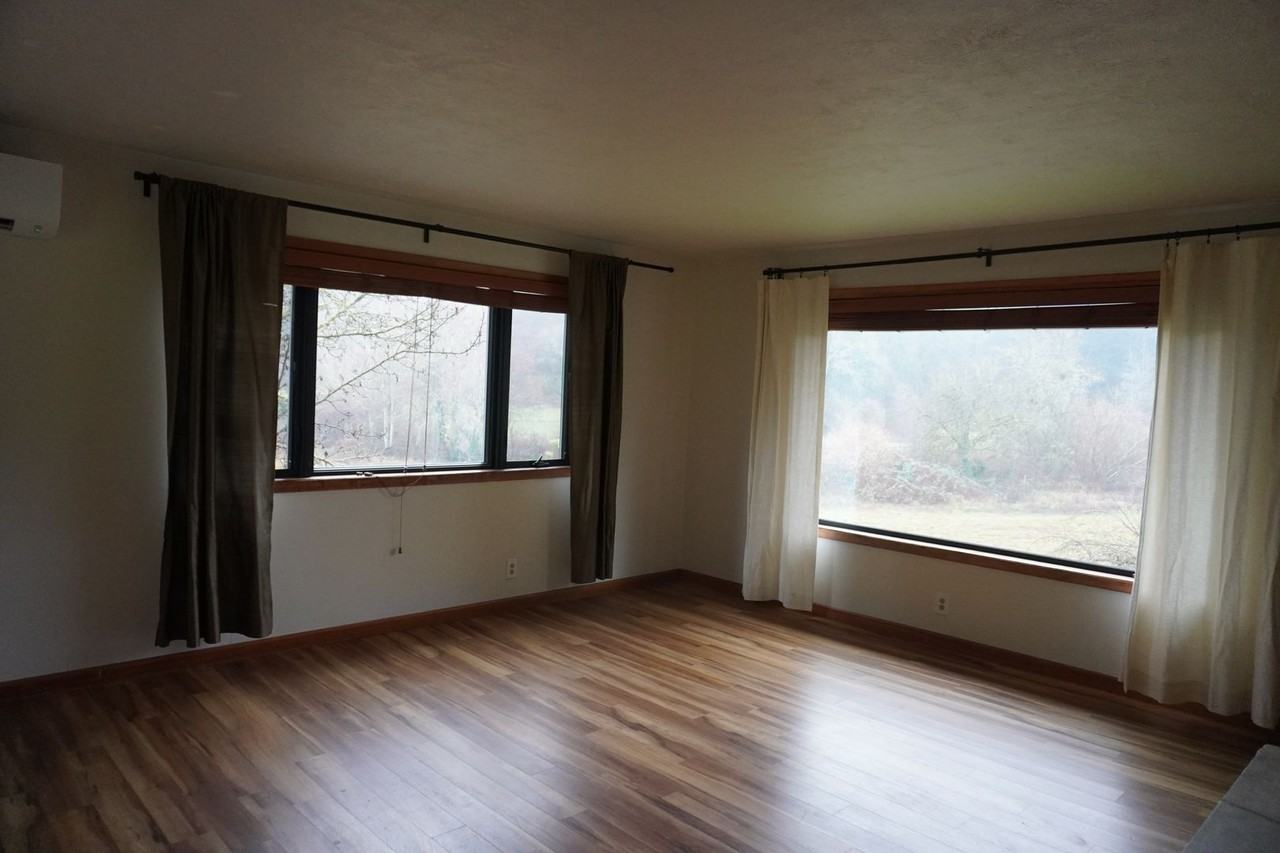 5716 Alki Rd - Photo 3 of 28