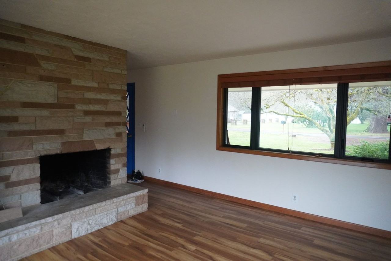 5716 Alki Rd - Photo 6 of 28