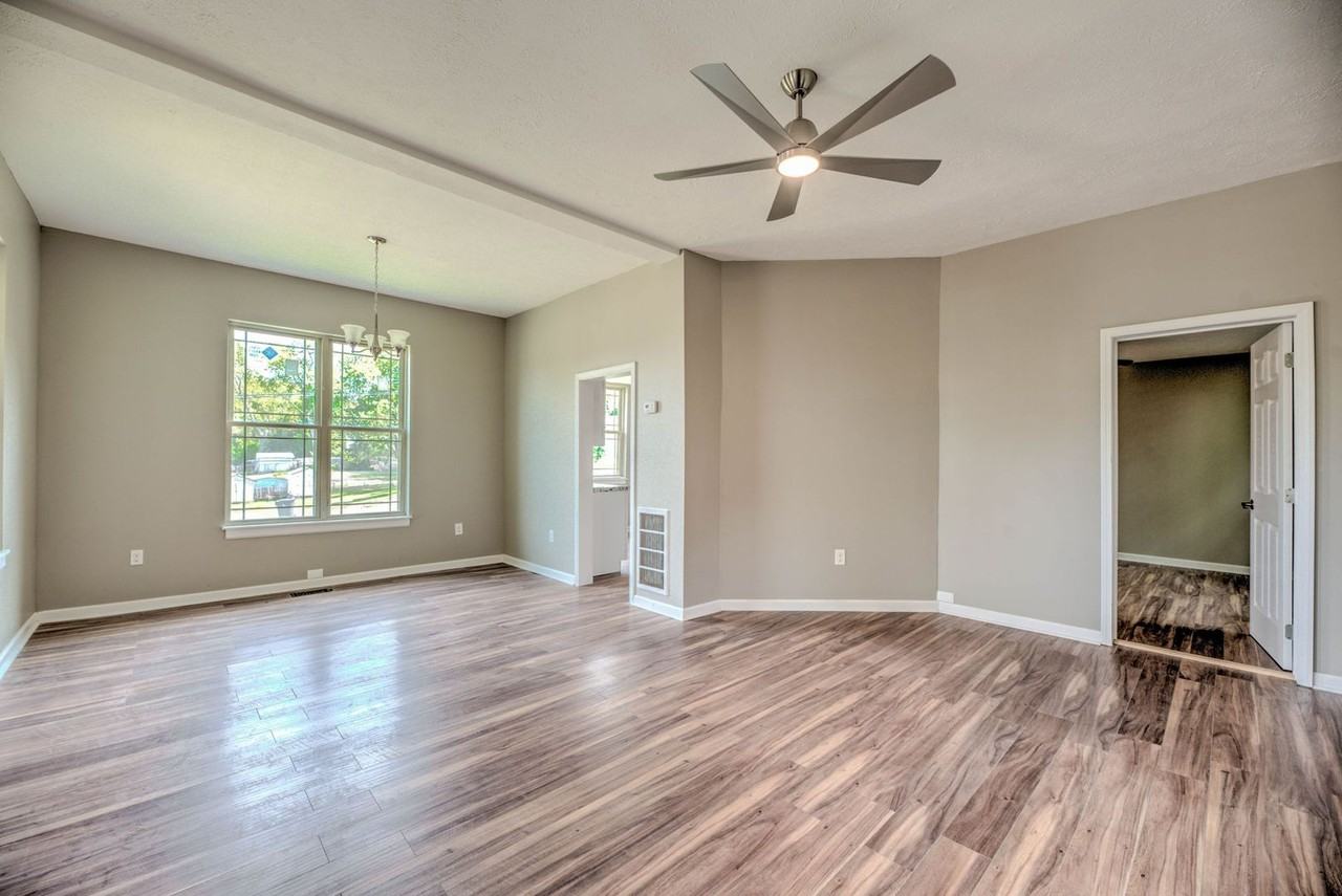 3744 Ivy Ave - Photo 3 of 23