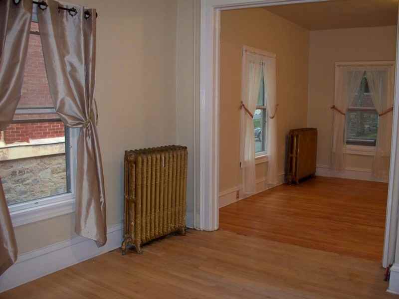 Clarke St Triplex - Photo 6 of 24