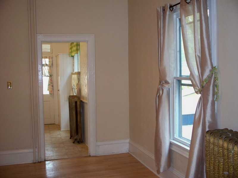 Clarke St Triplex - Photo 7 of 24