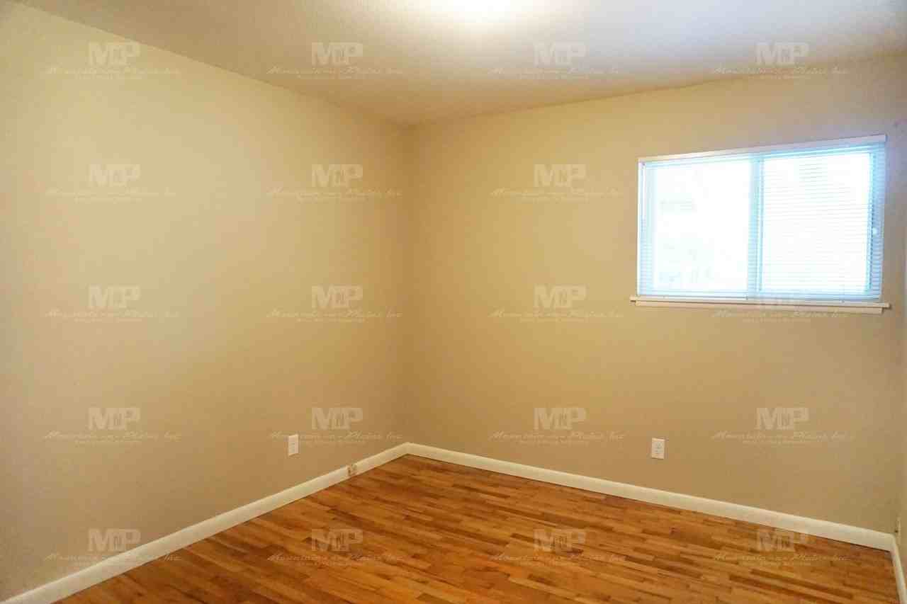 1013 Castlerock Dr - Photo 6 of 11