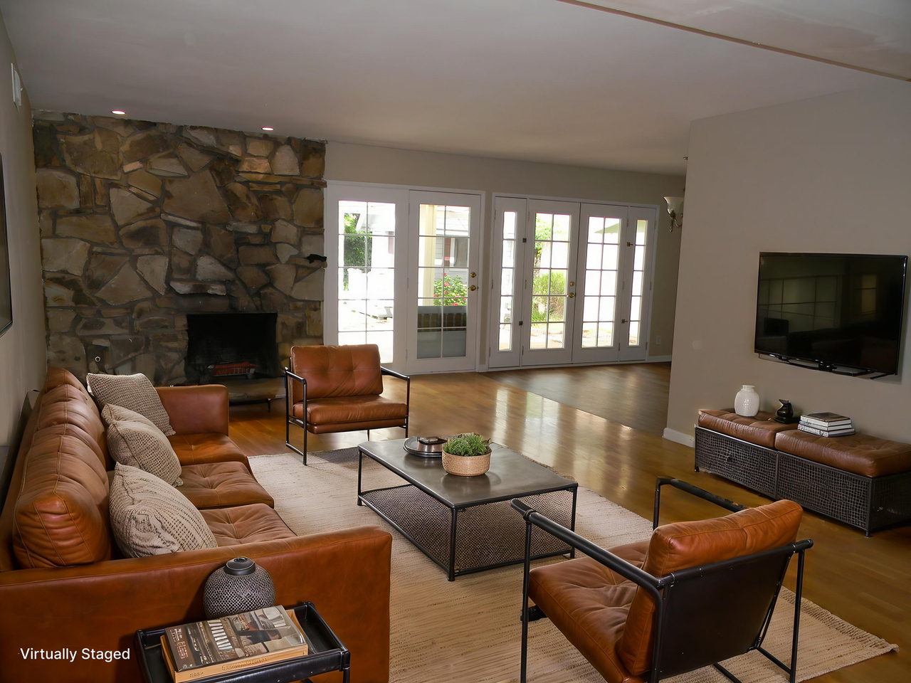 352 S Pine St - Photo 5 of 28