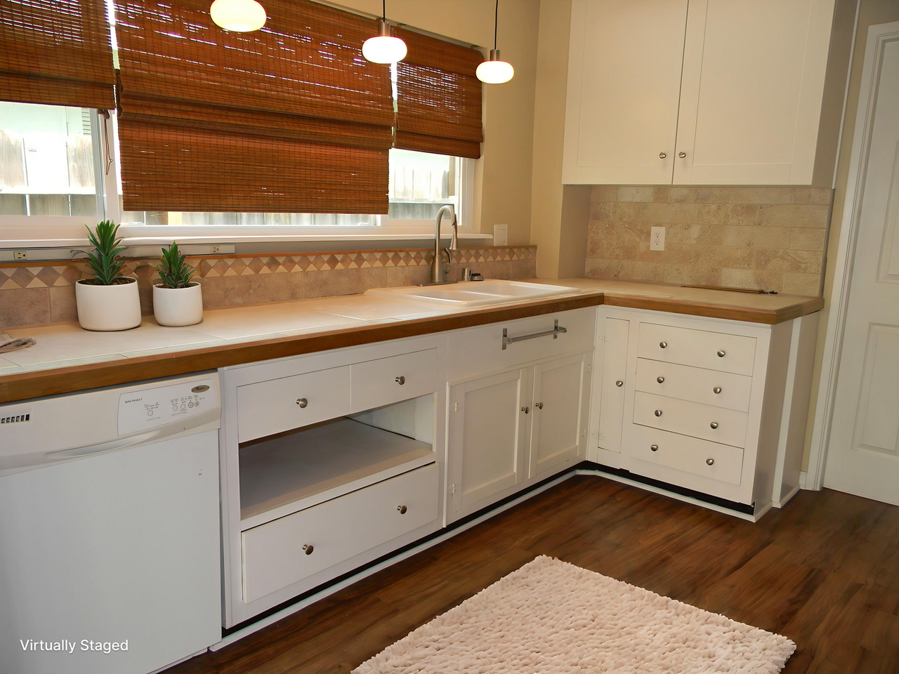 352 S Pine St - Photo 7 of 28