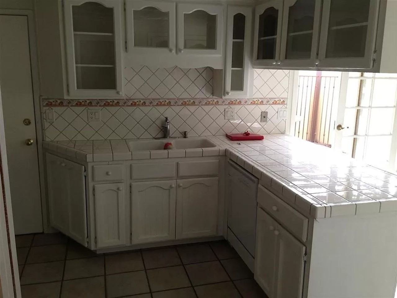 470 E Prosperity Ave - Photo 2 of 8