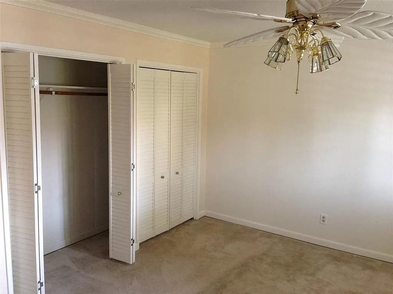 470 E Prosperity Ave - Photo 6 of 8