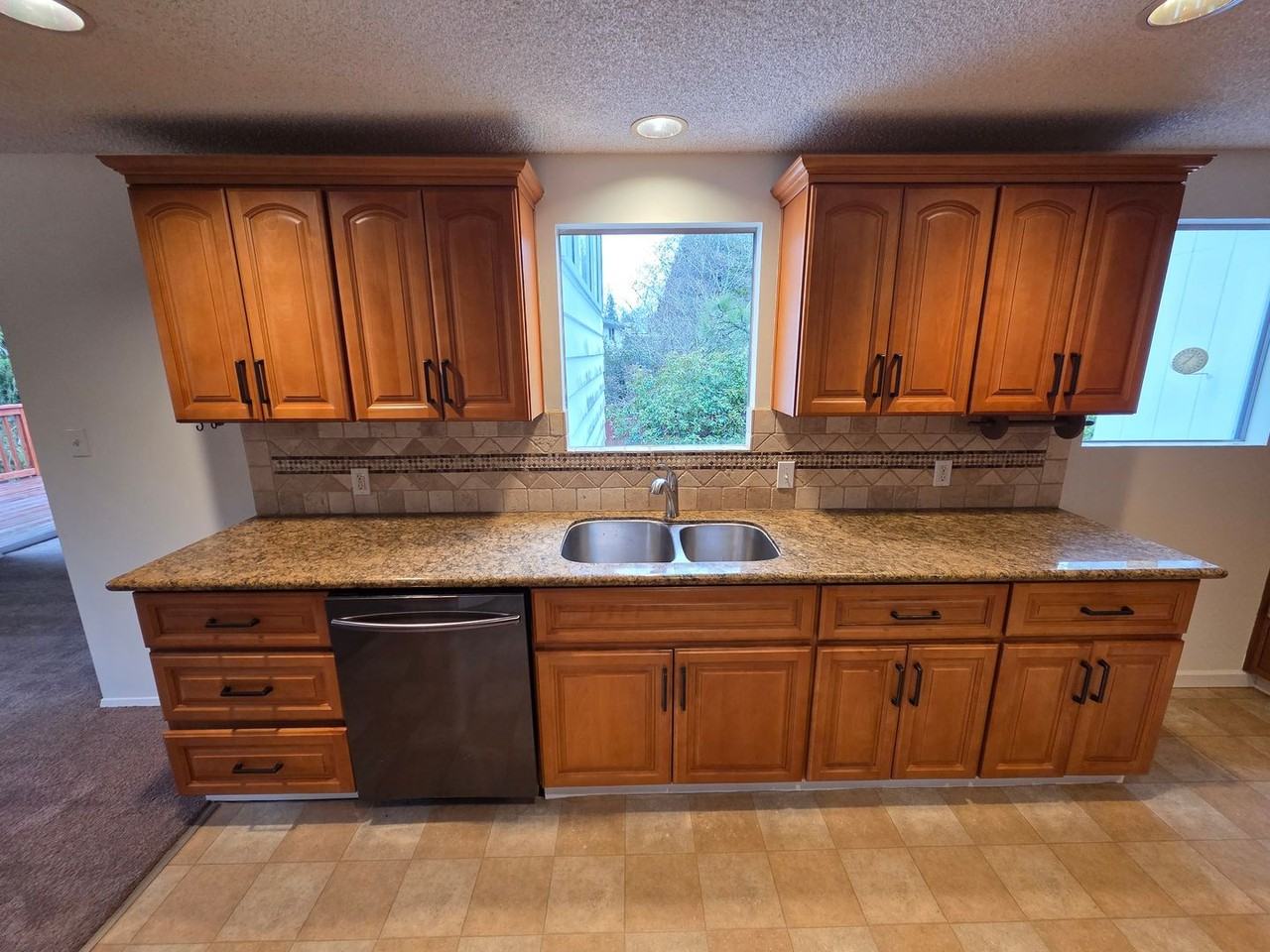 2136 N 187th St - Photo 5 of 48