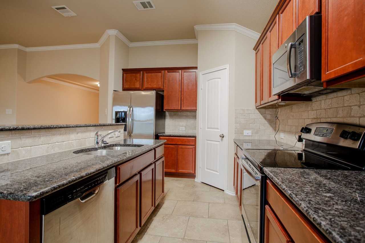 104 Colthorpe Ln - Photo 5 of 31