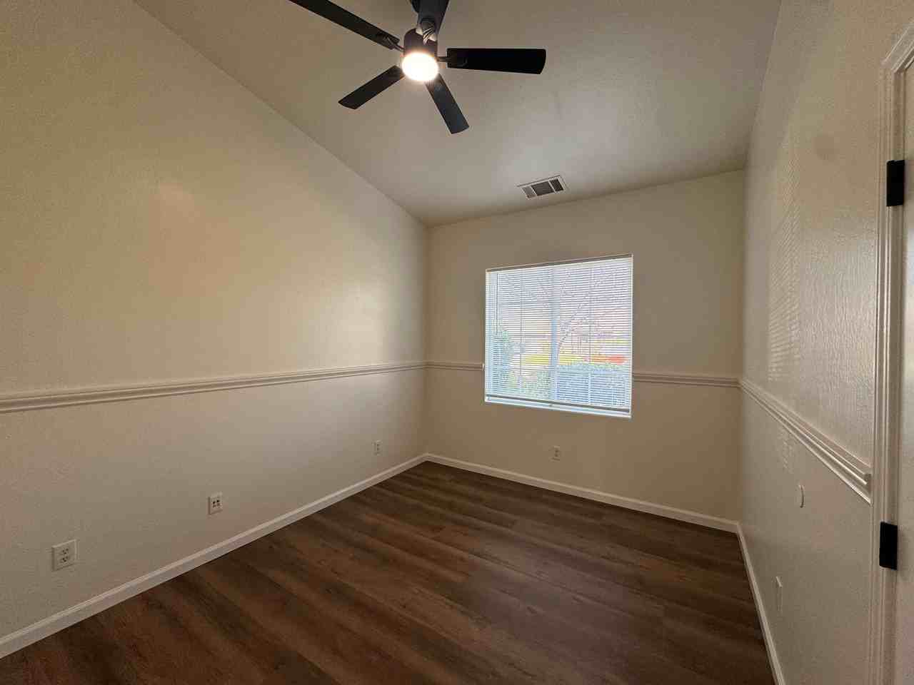 5109 Silver Clover Ave - Photo 7 of 16