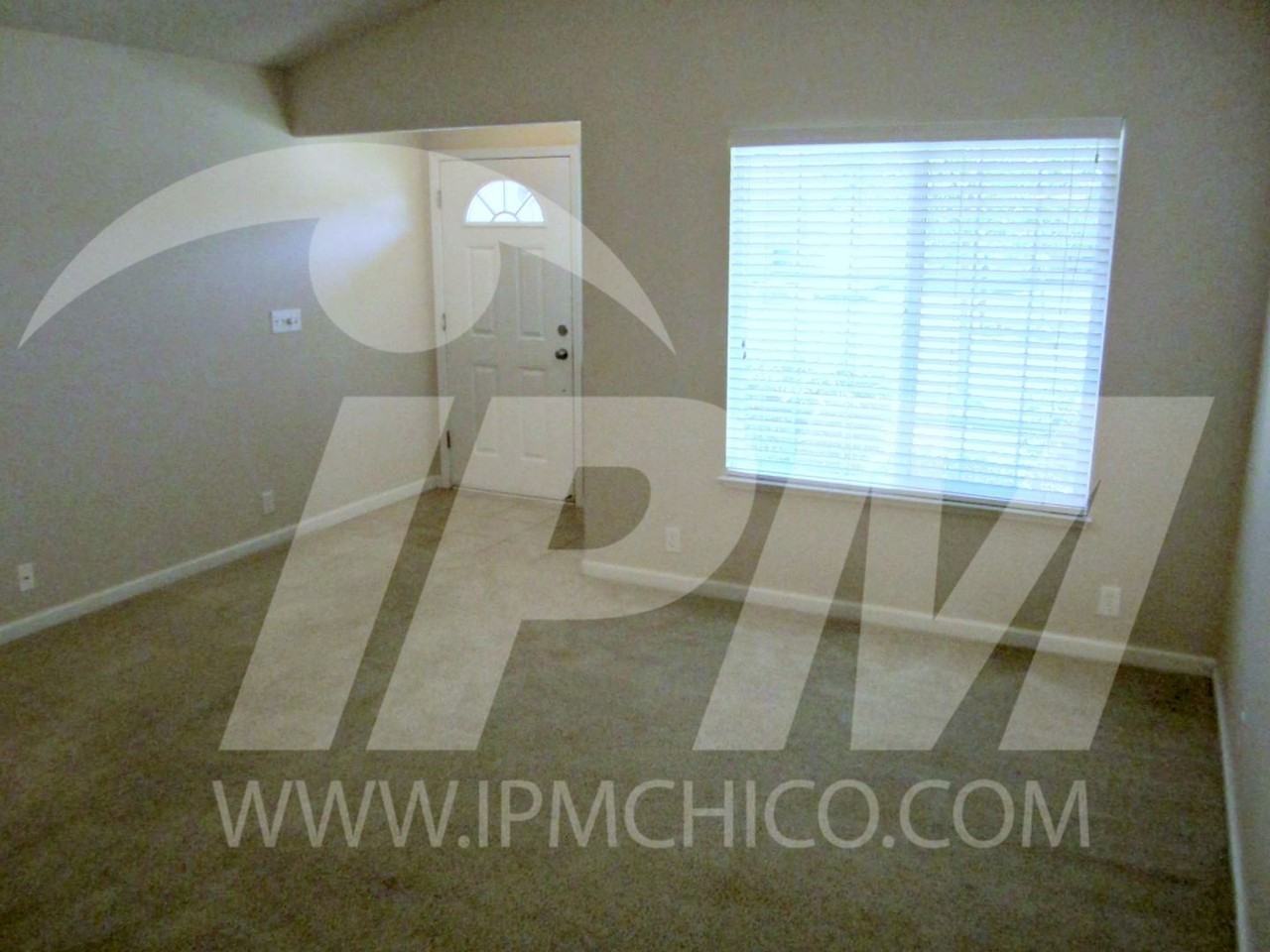 2608 Doral Way - Photo 2 of 11