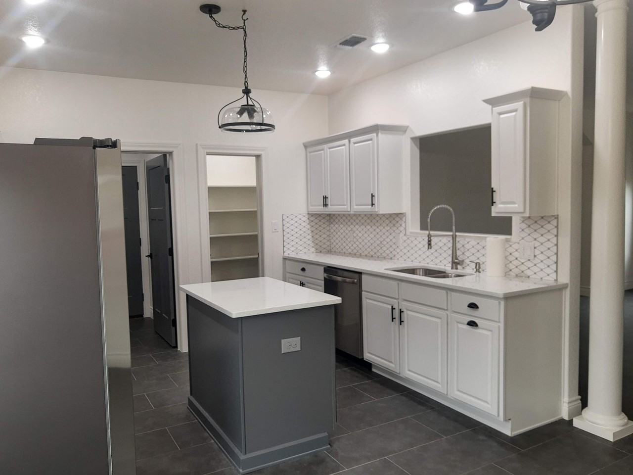 1839 Lois St - Photo 7 of 23