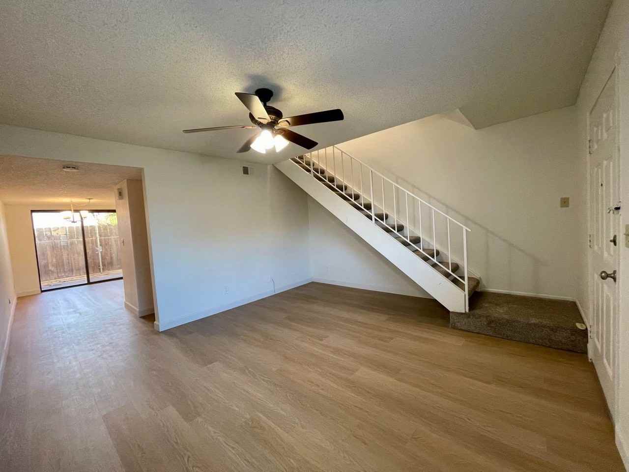 608 Grape St - Photo 3 of 9