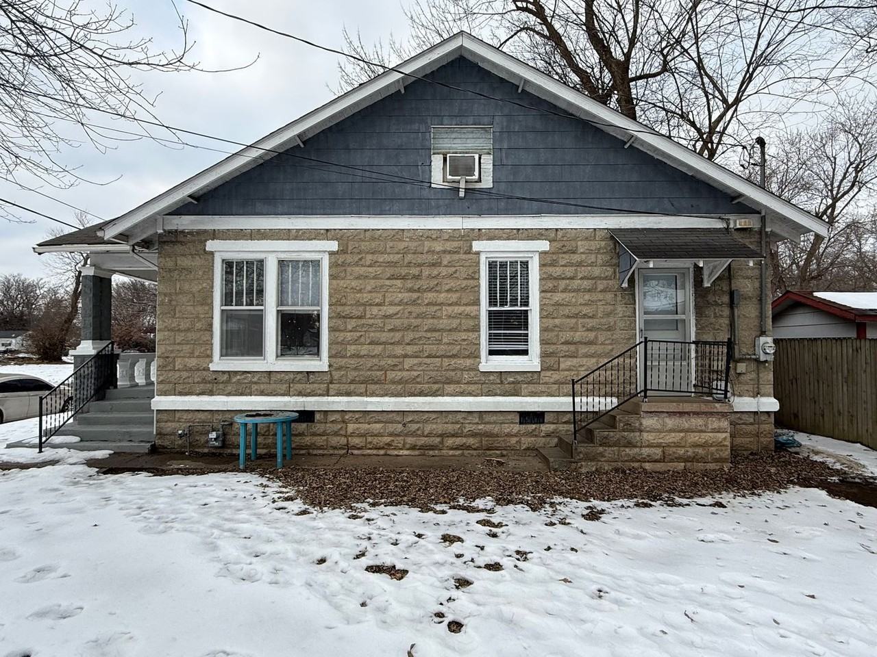 1114 Olive St - Photo 4 of 17