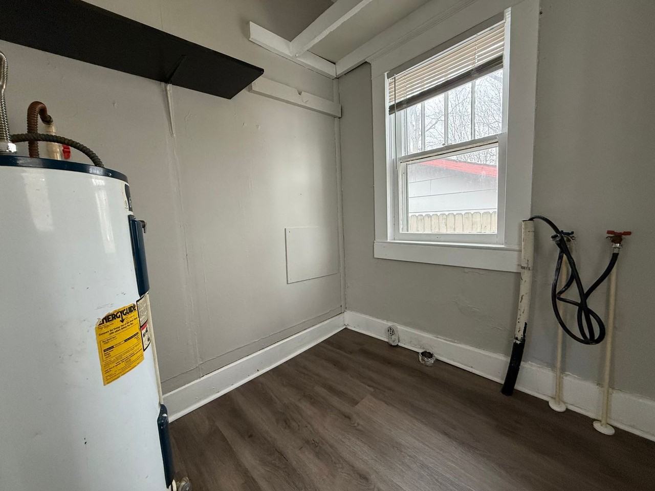 1114 Olive St - Photo 7 of 17