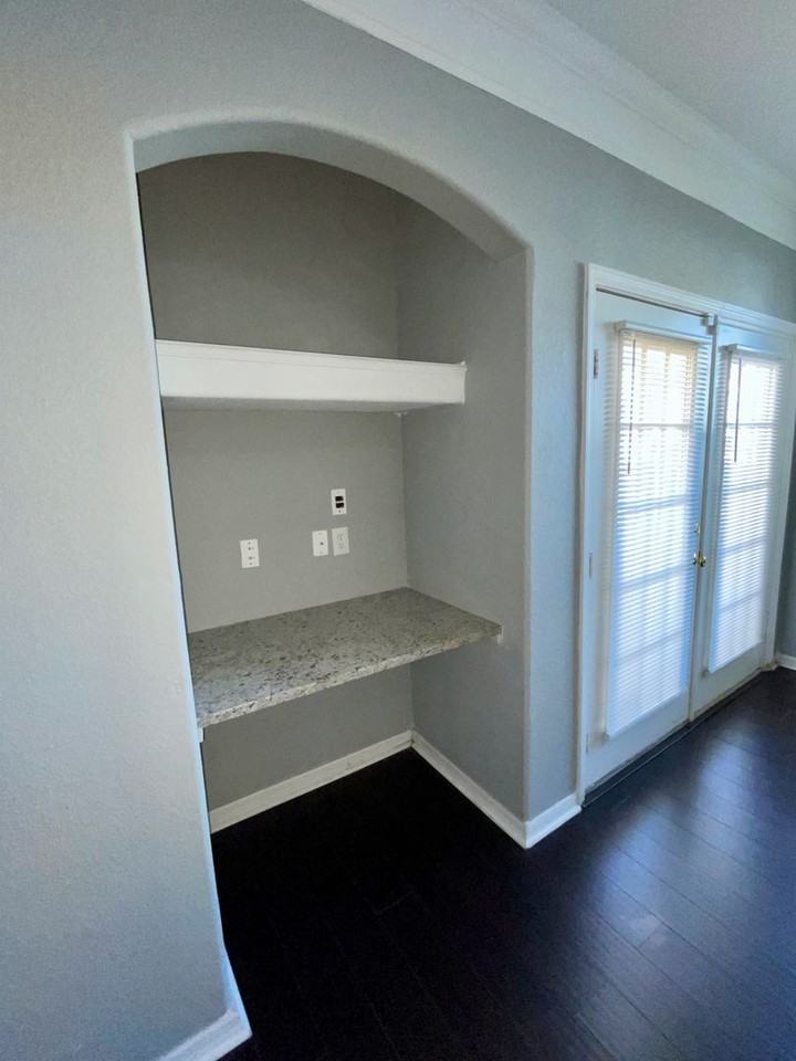 3396 Parkchester Square Blvd - Photo 4 of 31