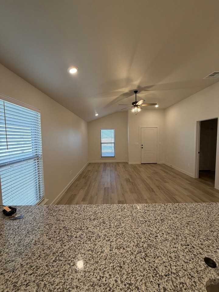 2909 Harvest Ave - Photo 2 of 15